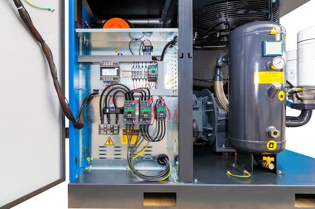 Jak podłączyć kompresor do silnika w domowym warsztacie?