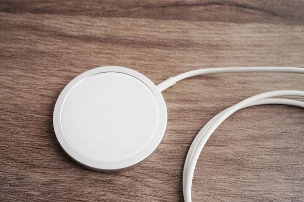 Jaka ładowarka bezprzewodowa do iPhone 11 sprawdzi się na co dzień?