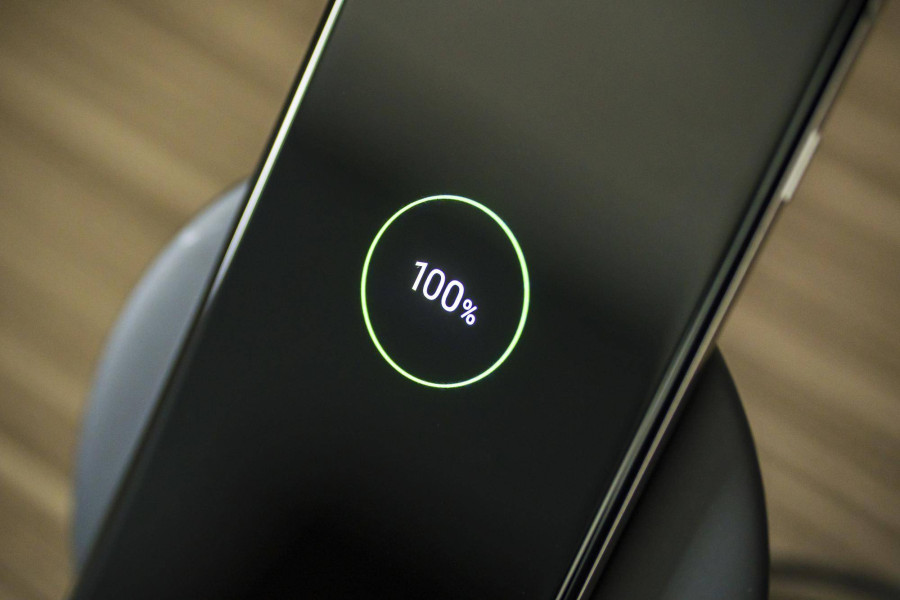 Czy Samsung Galaxy S23 ma ładowanie indukcyjne?