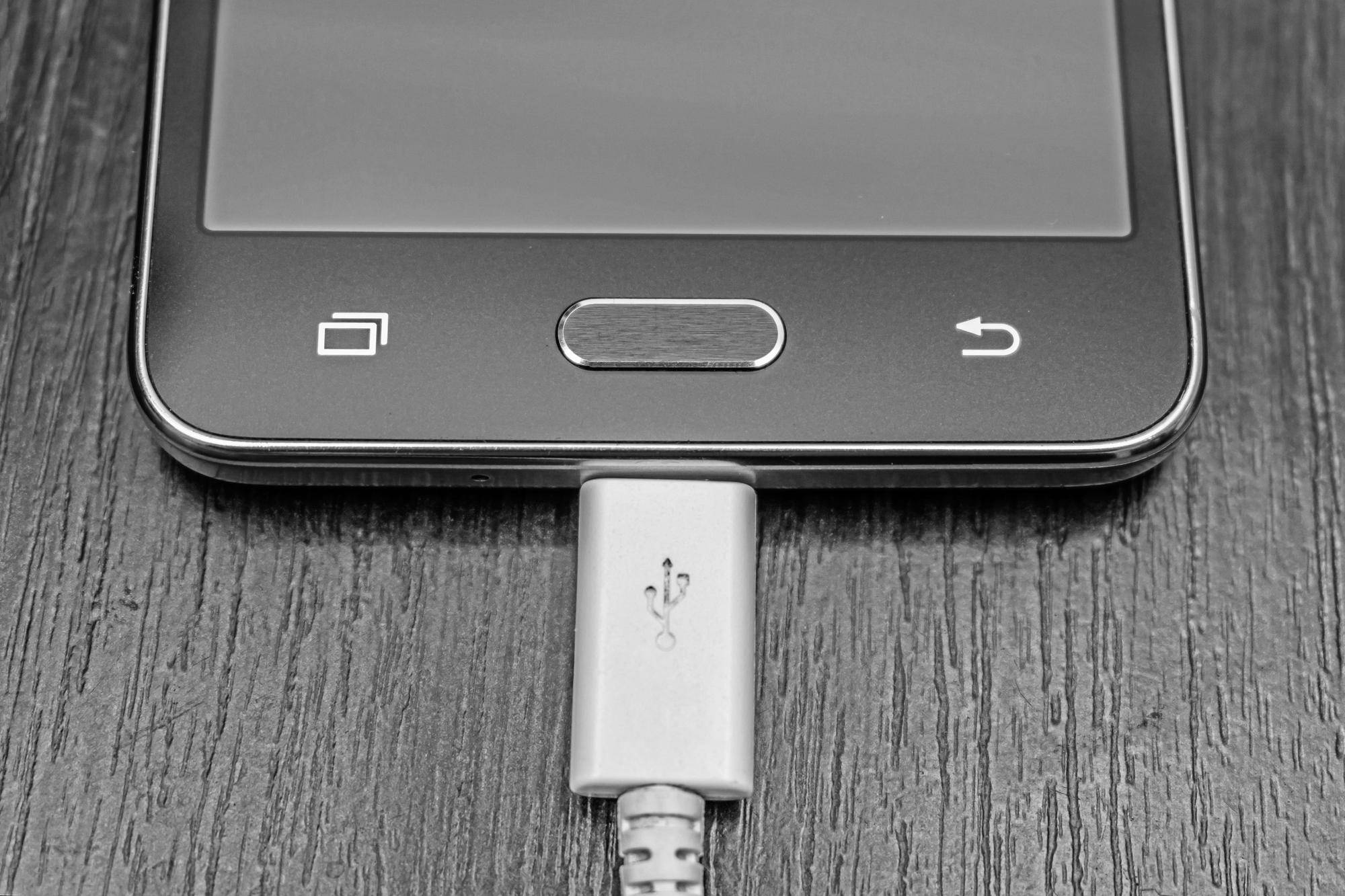 iPhone 16 Pro Max jakie wejście ładowania zastosowano w nowym modelu?