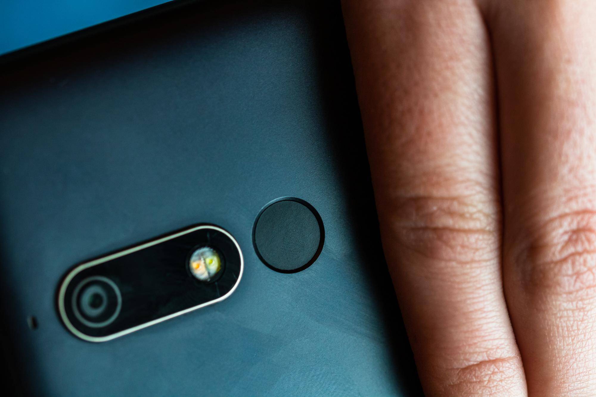 Samsung A70 ładowanie indukcyjne jak zrobić w domowych warunkach