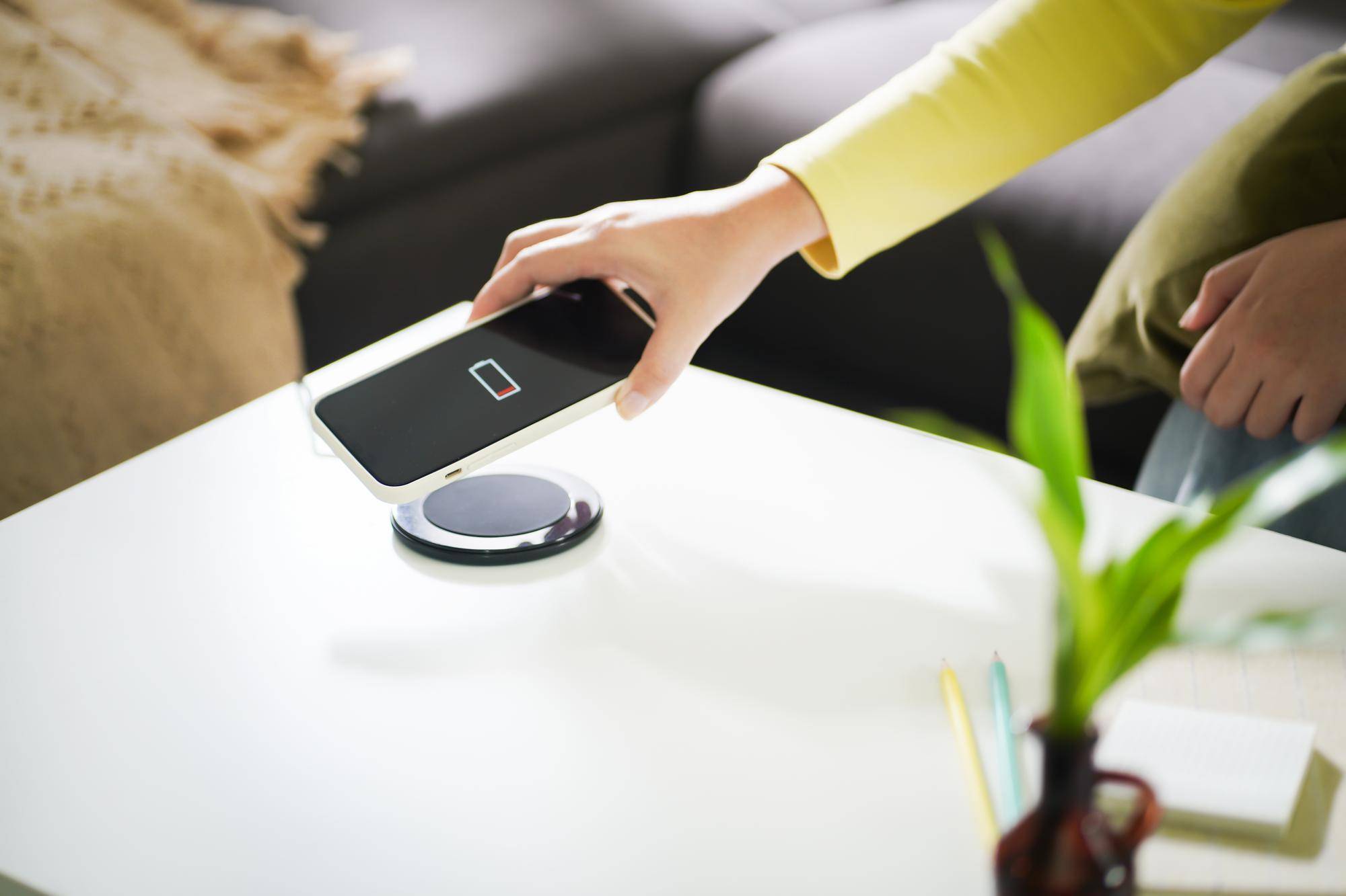 Jaka ładowarka bezprzewodowa będzie odpowiednia do Twojego telefonu?