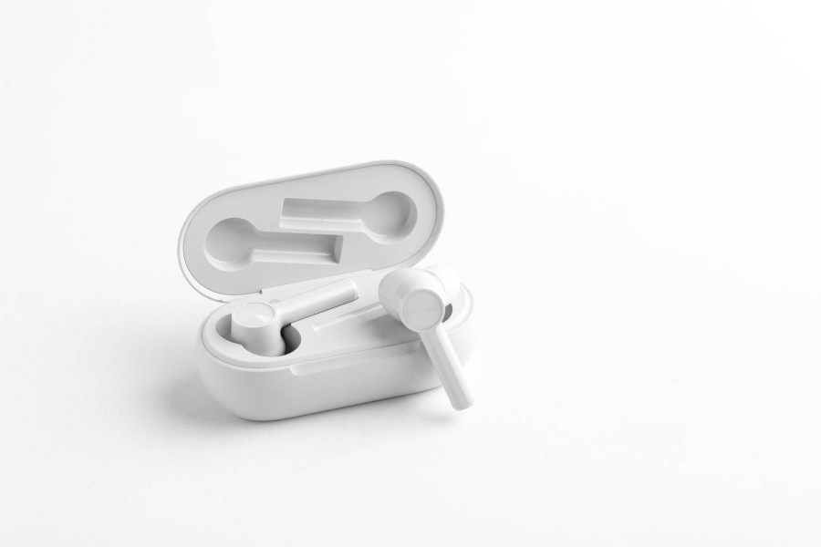 Jaką ładowarką ładować słuchawki bezprzewodowe aby nie uszkodzić baterii?