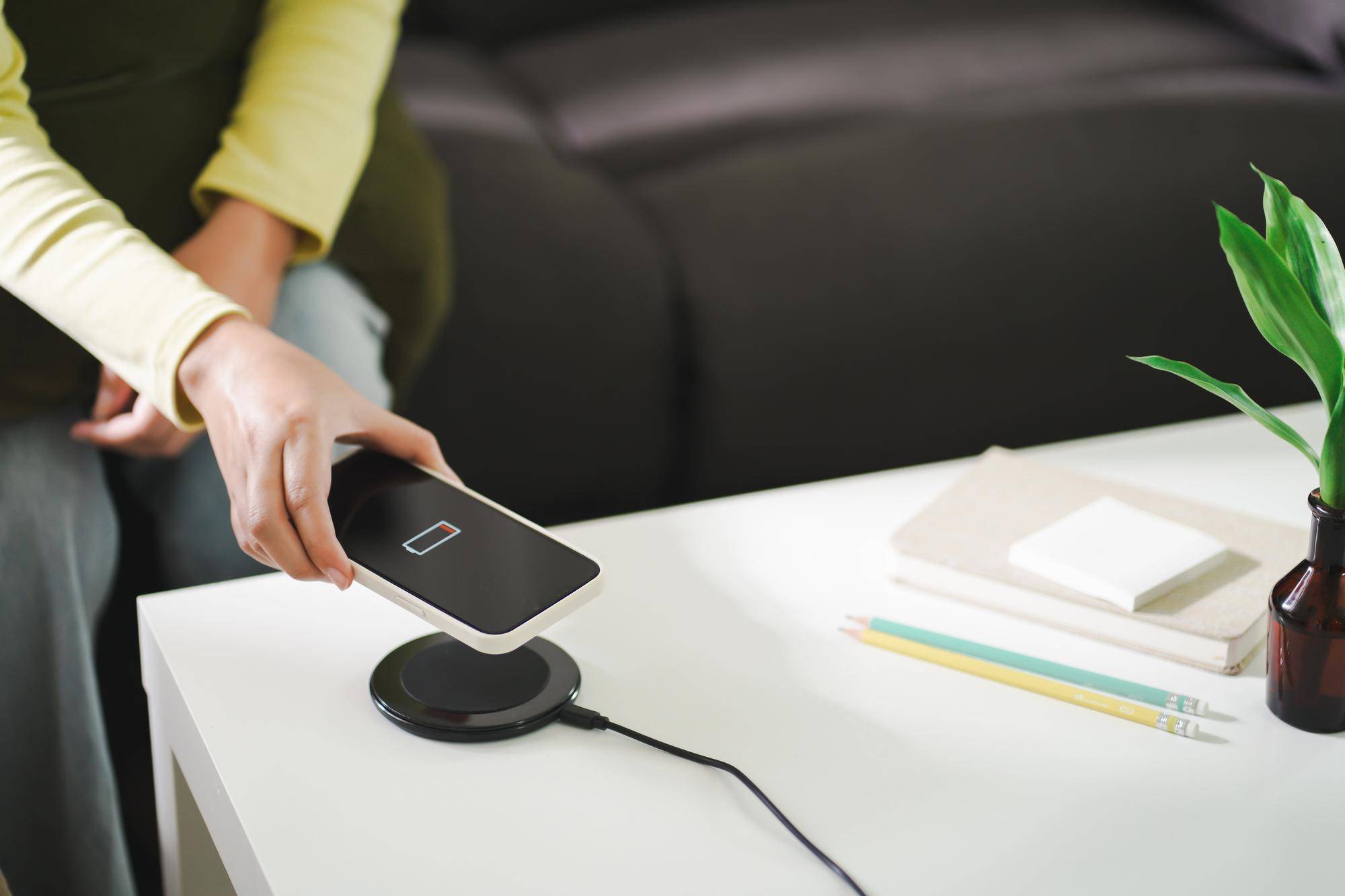 Ładowanie Qi jakie telefony obsługują tę technologię?